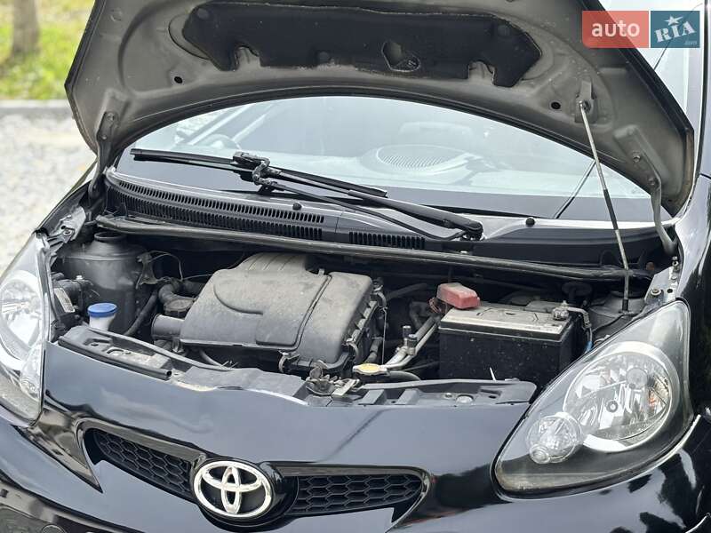 Хэтчбек Toyota Aygo 2011 в Стрые