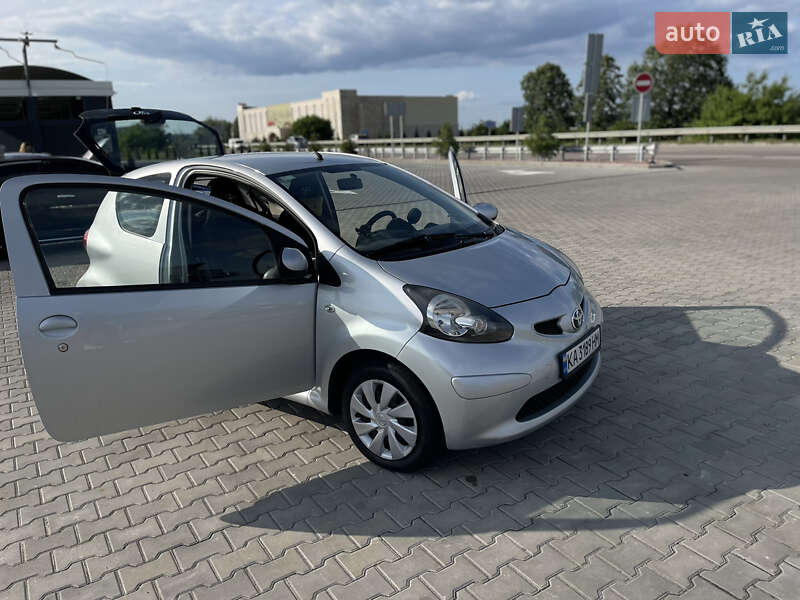 Хетчбек Toyota Aygo 2008 в Києві