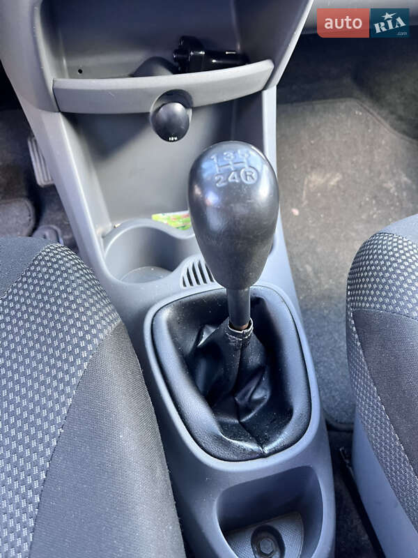 Хэтчбек Toyota Aygo 2011 в Коростышеве