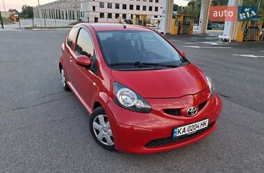 Хэтчбек Toyota Aygo 2007 в 