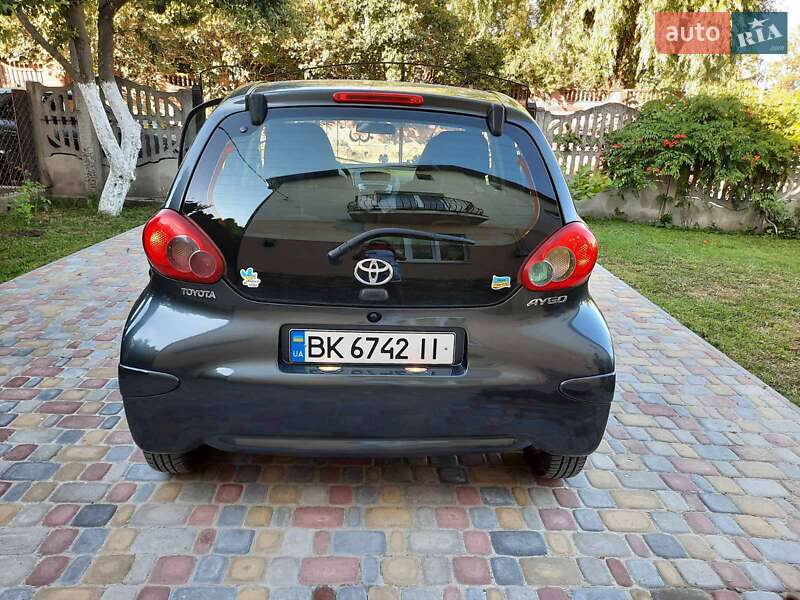 Хэтчбек Toyota Aygo 2006 в Ровно