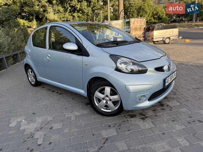 Хэтчбек Toyota Aygo 2005 в Днепре