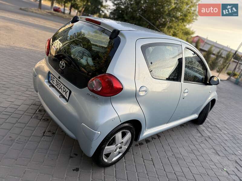 Хэтчбек Toyota Aygo 2005 в Днепре