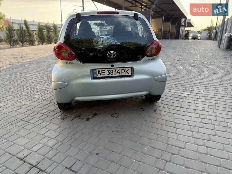 Хэтчбек Toyota Aygo 2005 в Днепре