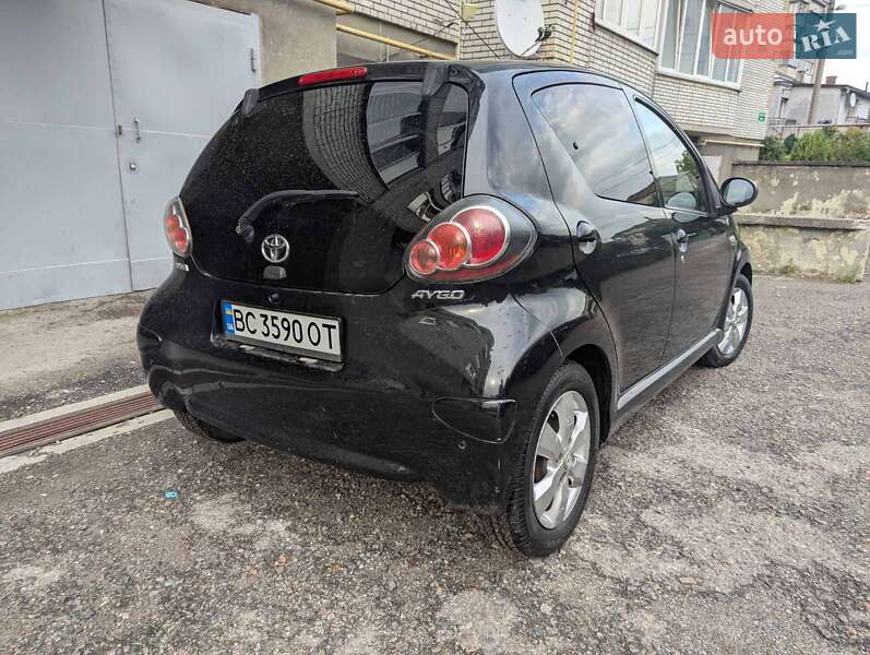 Хетчбек Toyota Aygo 2013 в Львові