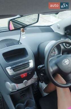 Хетчбек Toyota Aygo 2010 в 