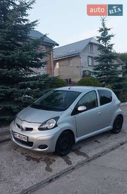 Хетчбек Toyota Aygo 2010 в 