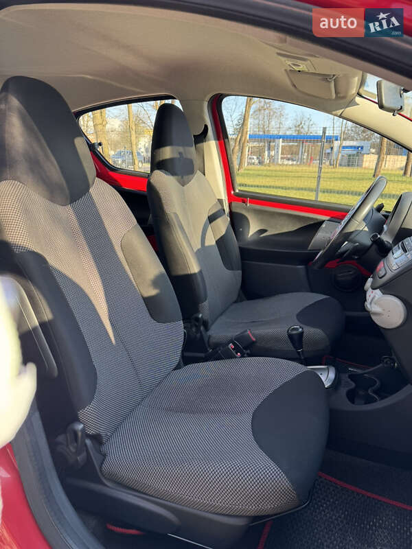 Хэтчбек Toyota Aygo 2012 в Львове