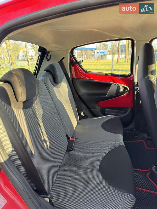 Хэтчбек Toyota Aygo 2012 в Львове