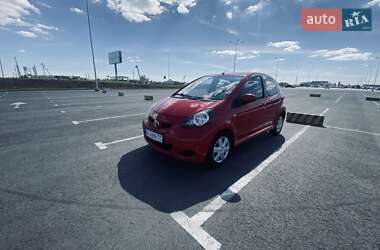 Хэтчбек Toyota Aygo 2010 в Львове