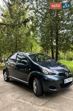 Хетчбек Toyota Aygo 2011 в Новояворівську