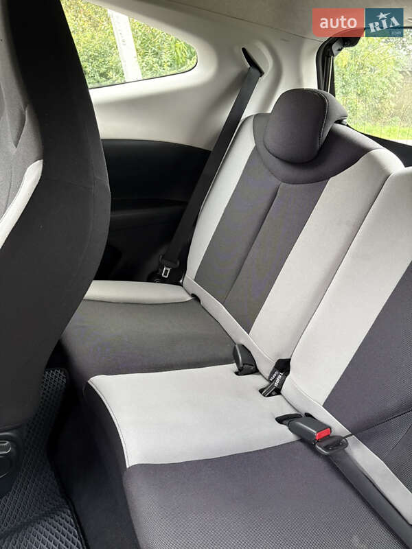 Хэтчбек Toyota Aygo 2014 в Львове