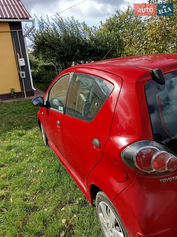Хэтчбек Toyota Aygo 2008 в Старой Синяве