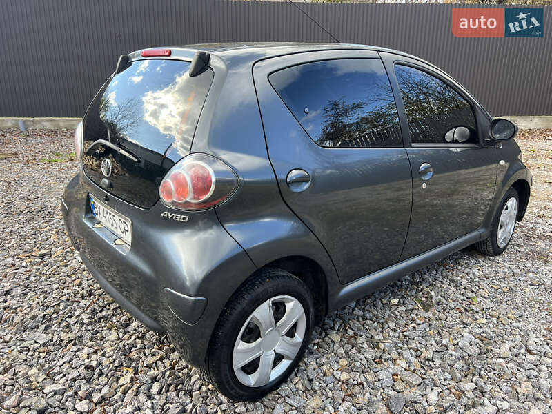 Хэтчбек Toyota Aygo 2010 в Новоднестровске