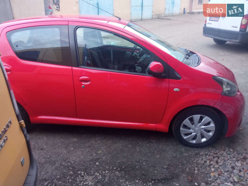 Хэтчбек Toyota Aygo 2013 в Ивано-Франковске фото 6 Хэтчбек Toyota Aygo 2013 в Ивано-Франковске