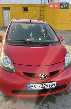 Хэтчбек Toyota Aygo 2006 в Дубно