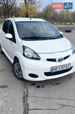 Хэтчбек Toyota Aygo 2011 в Днепре