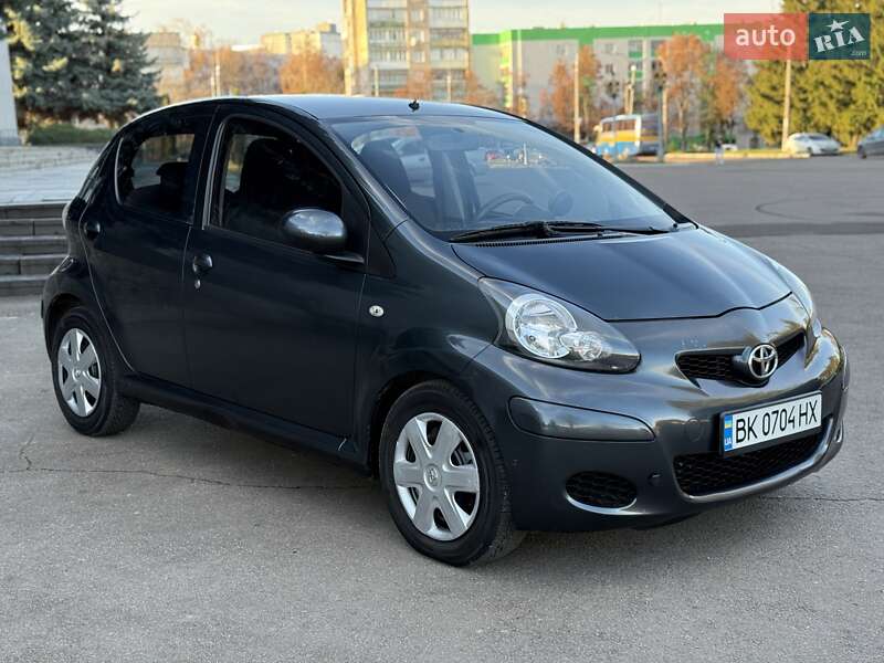 Хетчбек Toyota Aygo 2009 в Рівному