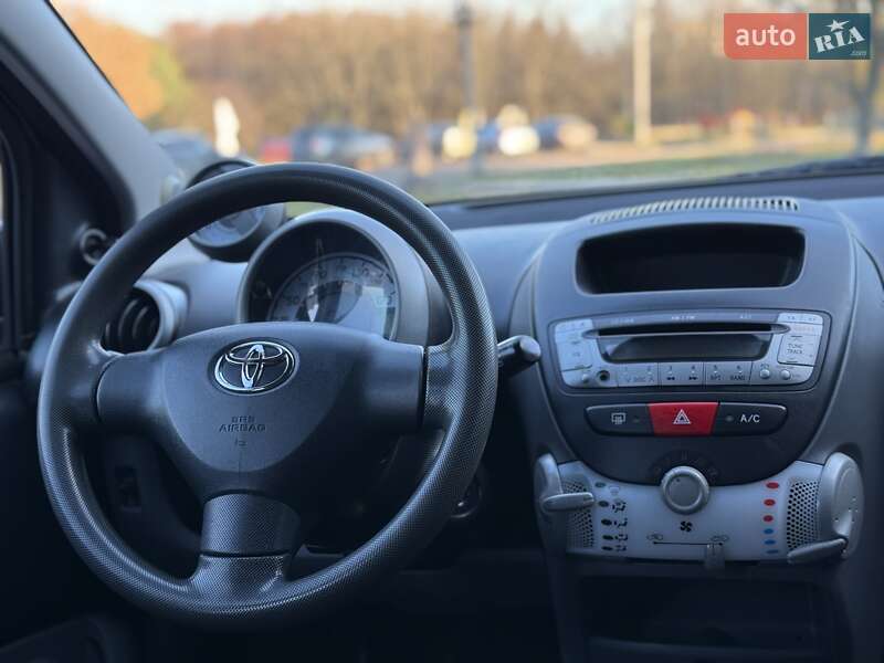 Хетчбек Toyota Aygo 2009 в Рівному