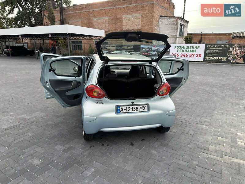 Хэтчбек Toyota Aygo 2005 в Лубнах