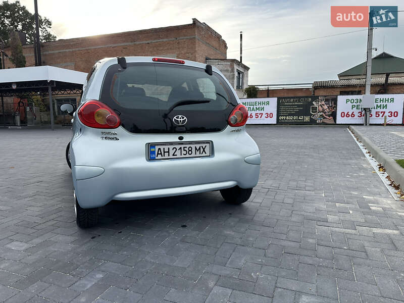 Хэтчбек Toyota Aygo 2005 в Лубнах