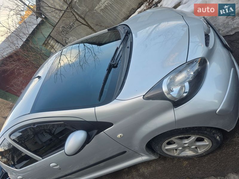 Хэтчбек Toyota Aygo 2007 в Золочеве