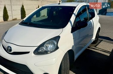 Хэтчбек Toyota Aygo 2013 в Буче
