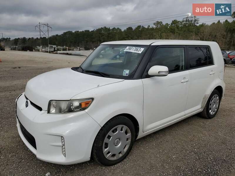 Toyota bB 2012