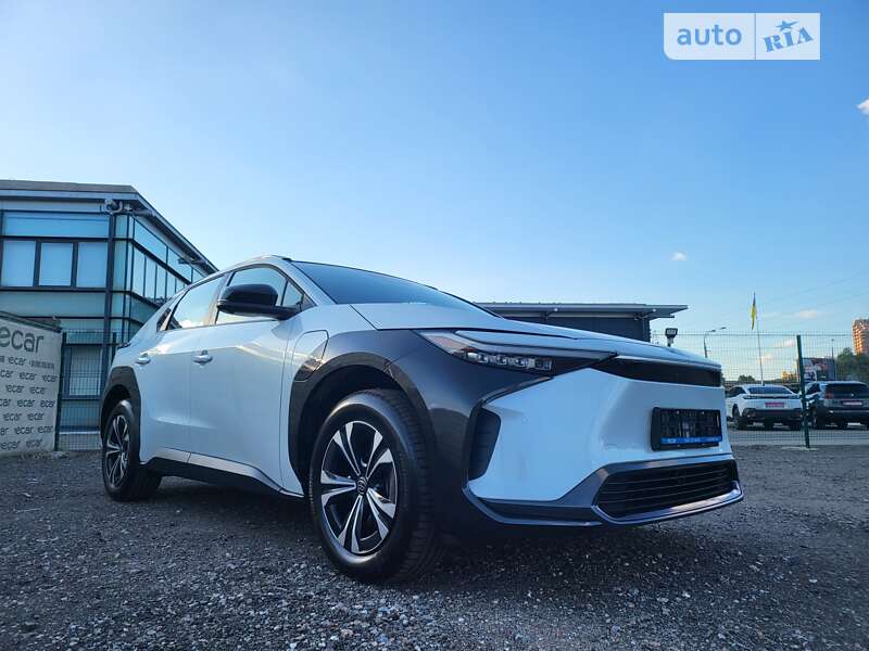 Позашляховик / Кросовер Toyota bZ4X 2023 в Києві