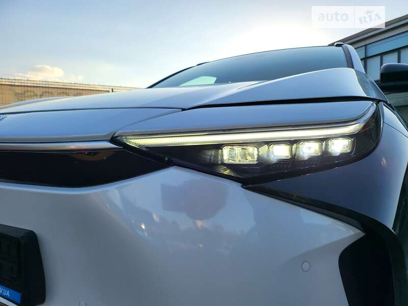 Позашляховик / Кросовер Toyota bZ4X 2023 в Києві