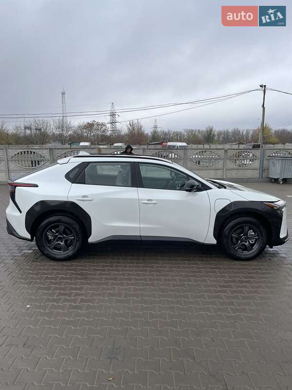 Внедорожник / Кроссовер Toyota bZ4X 2023 в Кривом Роге