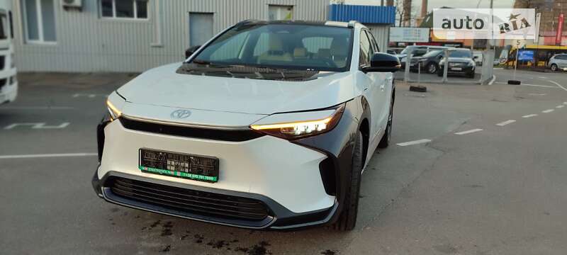 Внедорожник / Кроссовер Toyota bZ4X 2022 в Киеве