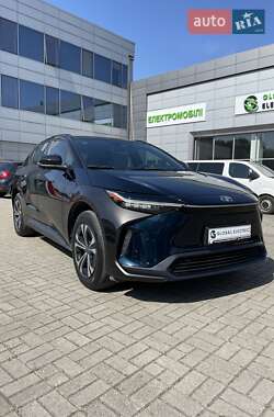 Внедорожник / Кроссовер Toyota bZ4X 2022 в 