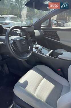 Внедорожник / Кроссовер Toyota bZ4X 2022 в 