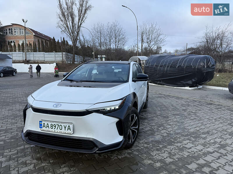 Позашляховик / Кросовер Toyota bZ4X 2022 в Чернівцях