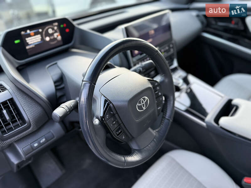 Внедорожник / Кроссовер Toyota bZ4X 2022 в Киеве