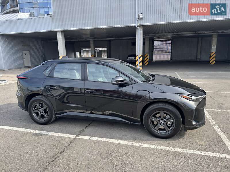 Позашляховик / Кросовер Toyota bZ4X 2022 в Дніпрі
