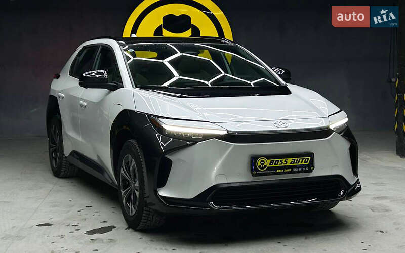 Внедорожник / Кроссовер Toyota bZ4X 2022 в 