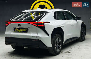 Внедорожник / Кроссовер Toyota bZ4X 2022 в 