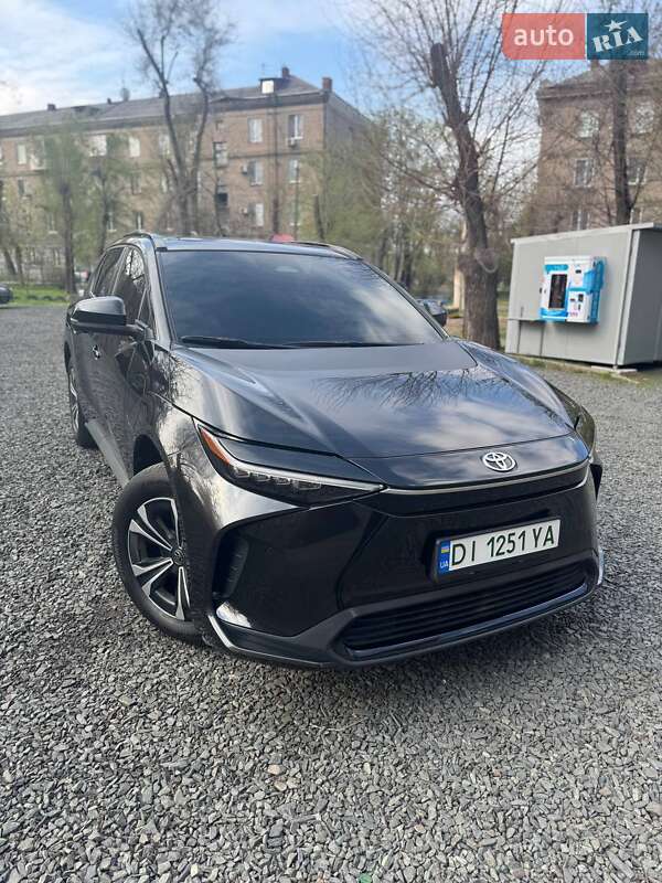 Позашляховик / Кросовер Toyota bZ4X 2022 в Кривому Розі