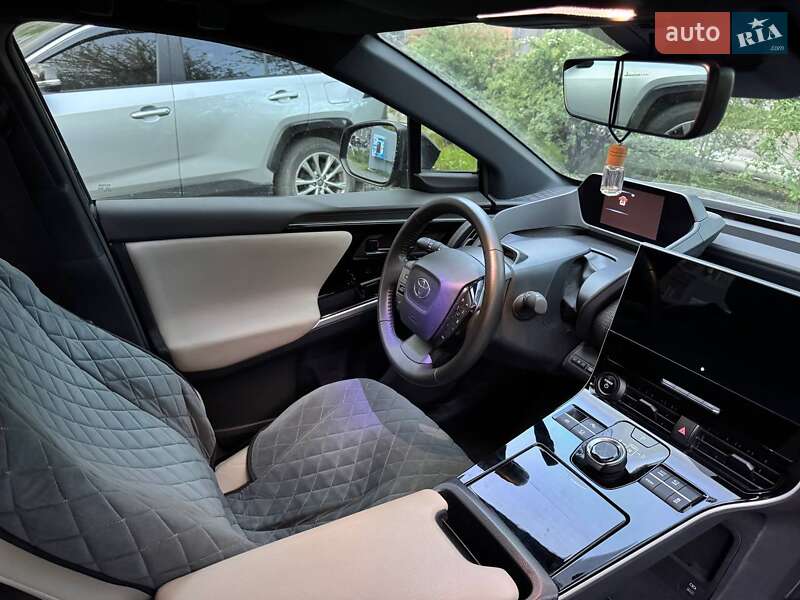 Позашляховик / Кросовер Toyota bZ4X 2022 в Кривому Розі