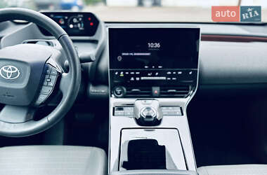 Внедорожник / Кроссовер Toyota bZ4X 2023 в 