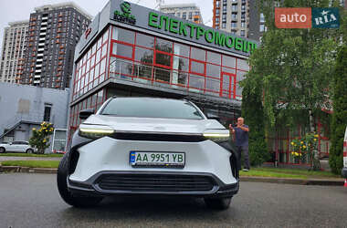 Внедорожник / Кроссовер Toyota bZ4X 2022 в 