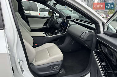 Внедорожник / Кроссовер Toyota bZ4X 2022 в 