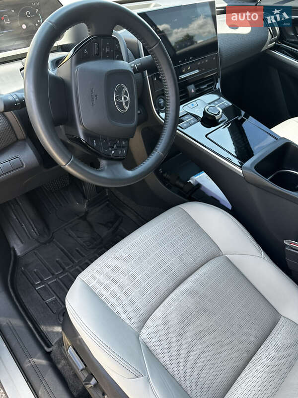 Внедорожник / Кроссовер Toyota bZ4X 2023 в Верхнеднепровске
