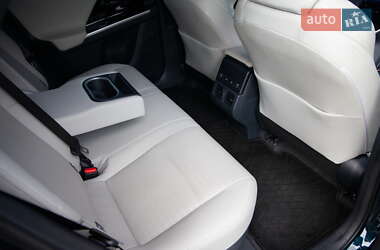 Внедорожник / Кроссовер Toyota bZ4X 2022 в 