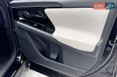 Внедорожник / Кроссовер Toyota bZ4X 2022 в 