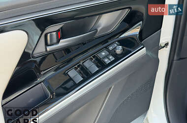 Внедорожник / Кроссовер Toyota bZ4X 2022 в 