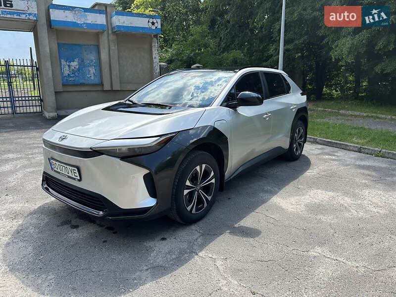 Внедорожник / Кроссовер Toyota bZ4X 2024 в Золочеве