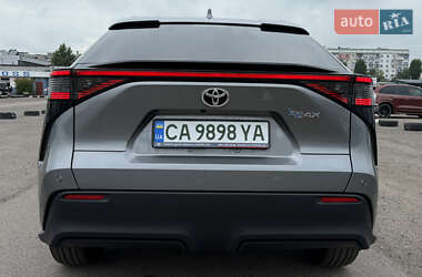Позашляховик / Кросовер Toyota bZ4X 2023 в 